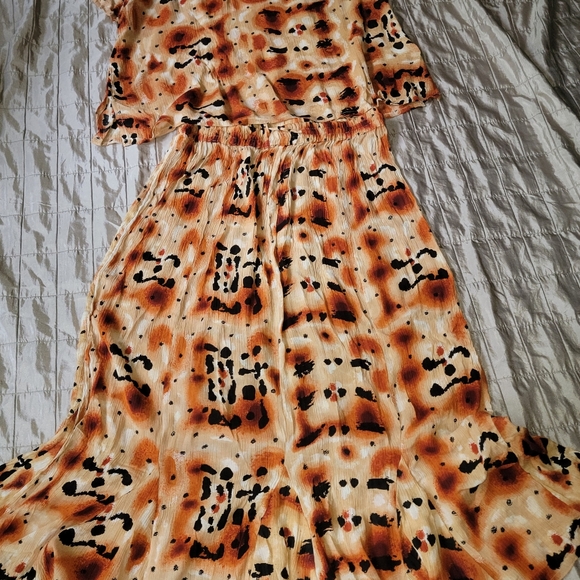 2pc Skirt set. NWOT. - Picture 4 of 4